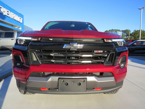 Used 2024 Chevrolet Colorado Z71 w/ Z71 Convenience Package 2 image 5