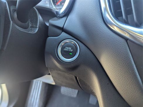 Used 2022 Chevrolet Equinox LT w/ Driver Convenience Package image 19