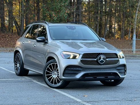Used 2022 Mercedes-Benz GLE 350 w/ AMG Line Exterior image 3