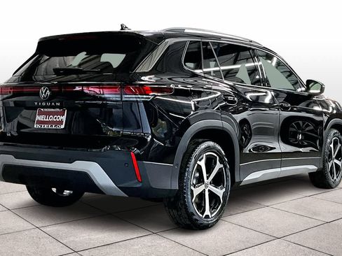 New 2026 Volkswagen Tiguan SE image 4