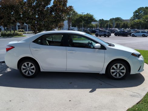 Used 2016 Toyota Corolla LE FWD image 11