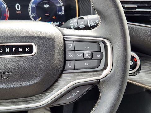 Used 2024 Jeep Wagoneer Series III image 30