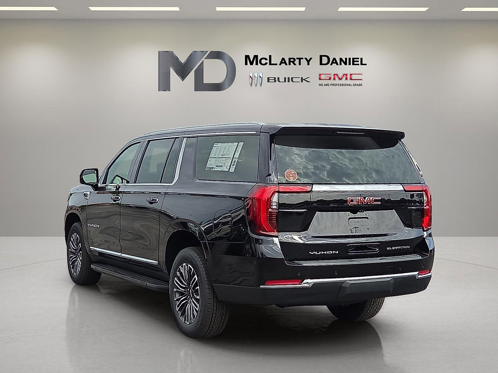 New 2026 GMC Yukon XL Elevation w/ LPO, Floor Liner Package AWD/4WD image 4