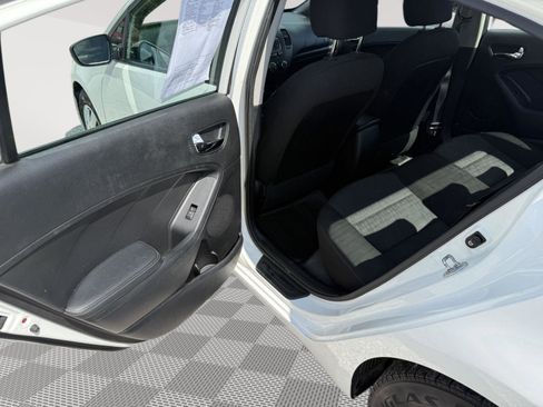 Used 2016 Kia Forte LX FWD image 15
