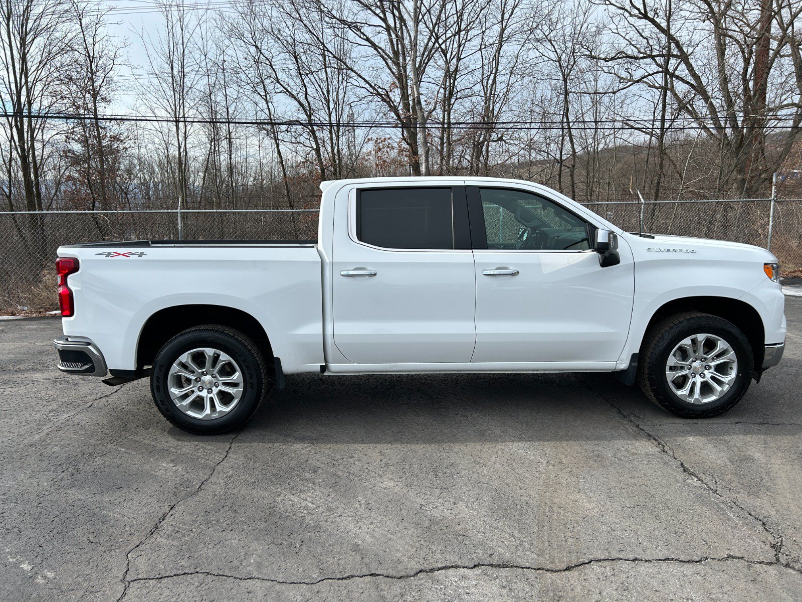 Used 2023 Chevrolet Silverado 1500 LTZ AWD/4WD image 6