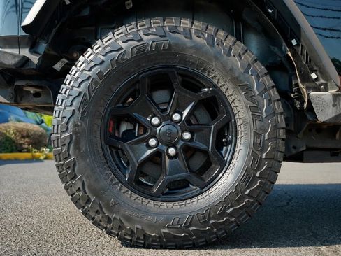 Used 2018 Jeep Wrangler Unlimited Rubicon AWD/4WD image 14