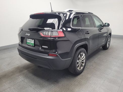Used 2019 Jeep Cherokee Latitude Plus w/ Cold Weather Group AWD/4WD image 9