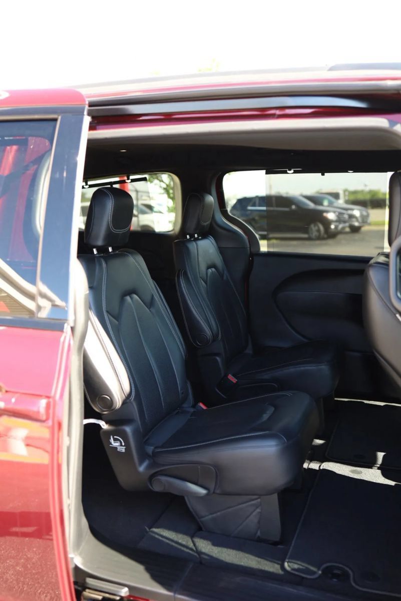 Used 2019 Chrysler Pacifica Touring-L w/ Advanced Safetytec Group FWD image 40