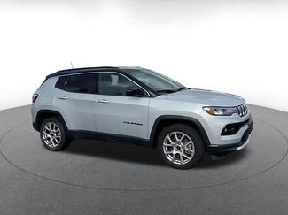 Used 2025 Jeep Compass Limited video 2