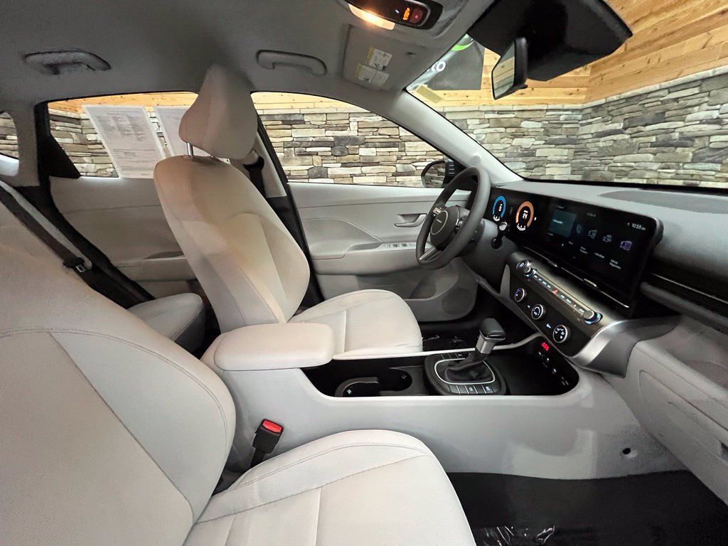 Used 2024 Hyundai Kona SE AWD/4WD image 25