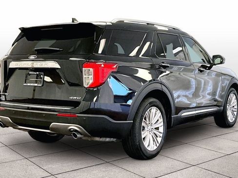 Certified 2022 Ford Explorer Limited w/ Limited Technology Package image 11