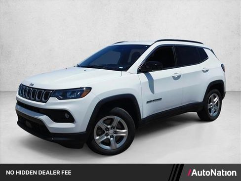 Used 2024 Jeep Compass Latitude AWD/4WD image 1