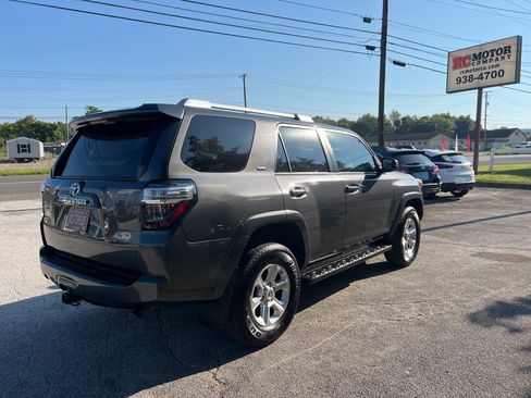 Used 2016 Toyota 4Runner SR5 AWD/4WD image 3