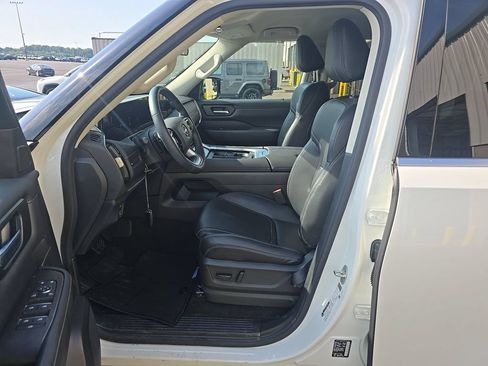 Used 2026 Nissan Armada SV AWD/4WD image 4