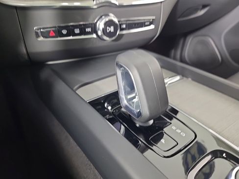 New 2025 Volvo XC60 B5 Plus w/ Protection Package Premier image 27