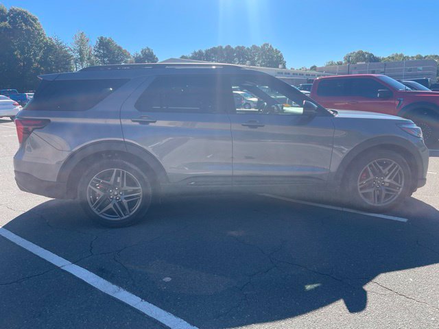Used 2025 Ford Explorer ST w/ Sun And Sound Package AWD/4WD image 6