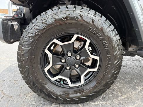 Used 2020 Jeep Gladiator Rubicon AWD/4WD image 17