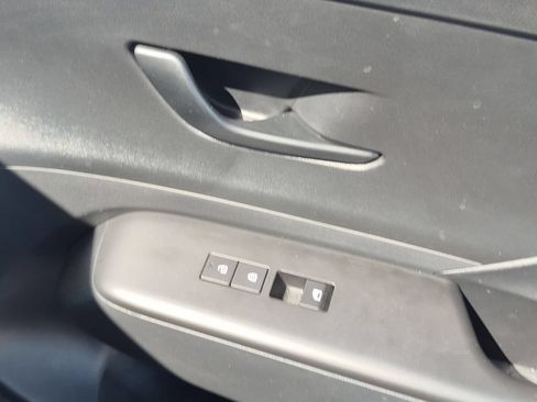 Used 2025 Hyundai Kona SEL FWD image 34