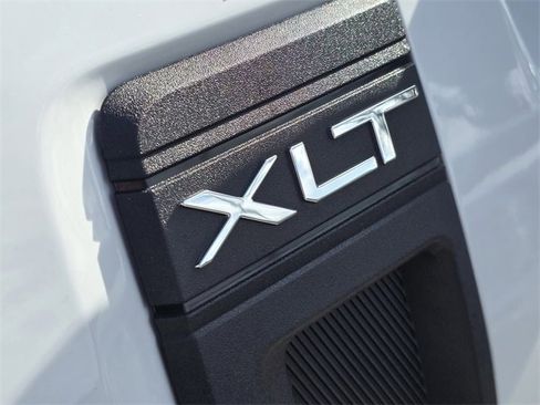 Used 2025 Ford Maverick XLT w/ Equipment Group 302A image 8