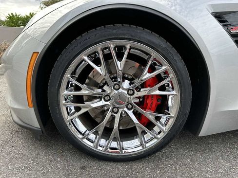 Used 2015 Chevrolet Corvette Z06 w/ 3LZ Preferred Equipment Group image 12