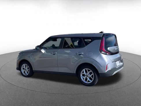 Used 2025 Kia Soul LX w/ LX Technology Package image 10