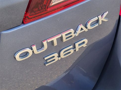 Used 2016 Subaru Outback 3.6R Limited image 12