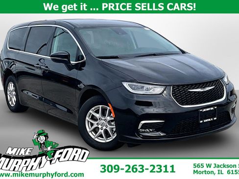 Used 2024 Chrysler Pacifica Touring-L FWD image 1