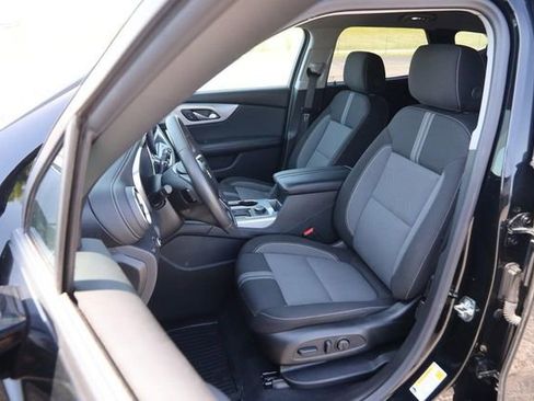 Used 2025 Chevrolet Blazer LT AWD/4WD image 8