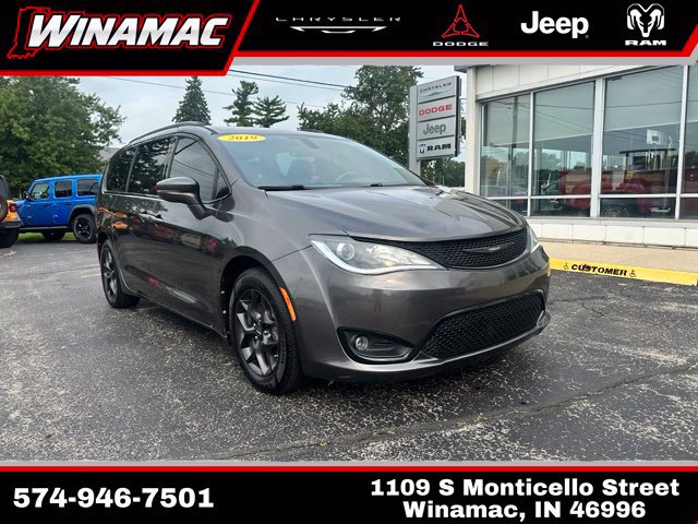 Used 2019 Chrysler Pacifica Limited w/ S Appearance Package FWD image 1
