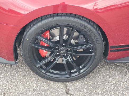 Used 2021 Ford Mustang Shelby GT500 w/ Technology Package RWD image 7