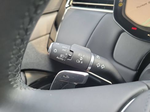 Used 2025 Land Rover Range Rover Sport SE AWD/4WD image 16