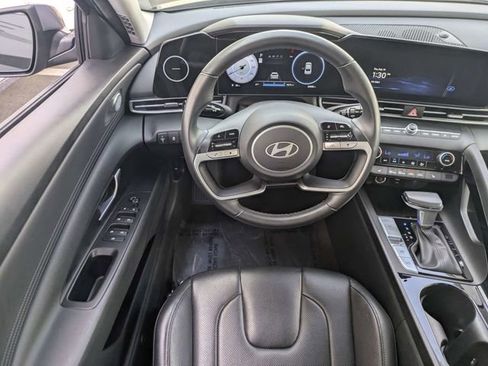 Used 2025 Hyundai Elantra Limited image 15