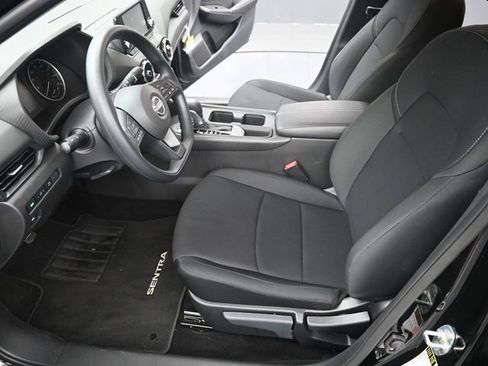Used 2025 Nissan Sentra S image 11