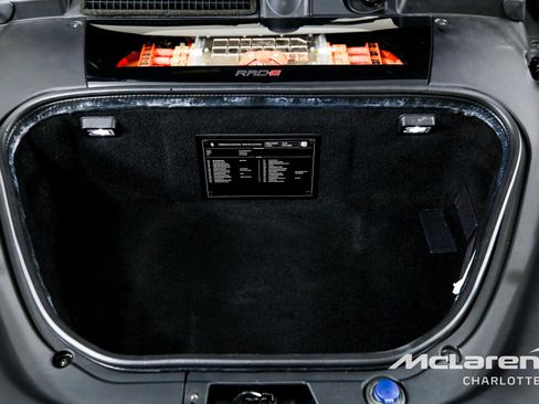 Used 2022 Ferrari SF90 Spider image 18