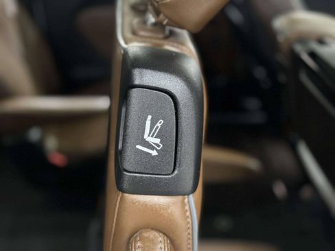 Used 2017 Chrysler Pacifica Limited FWD image 33