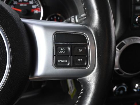 Used 2014 Jeep Wrangler Unlimited Rubicon AWD/4WD image 35