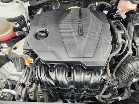 Used 2023 Kia Sorento S image 33