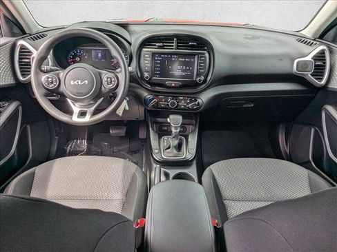 Used 2022 Kia Soul LX w/ Technology Package FWD image 16