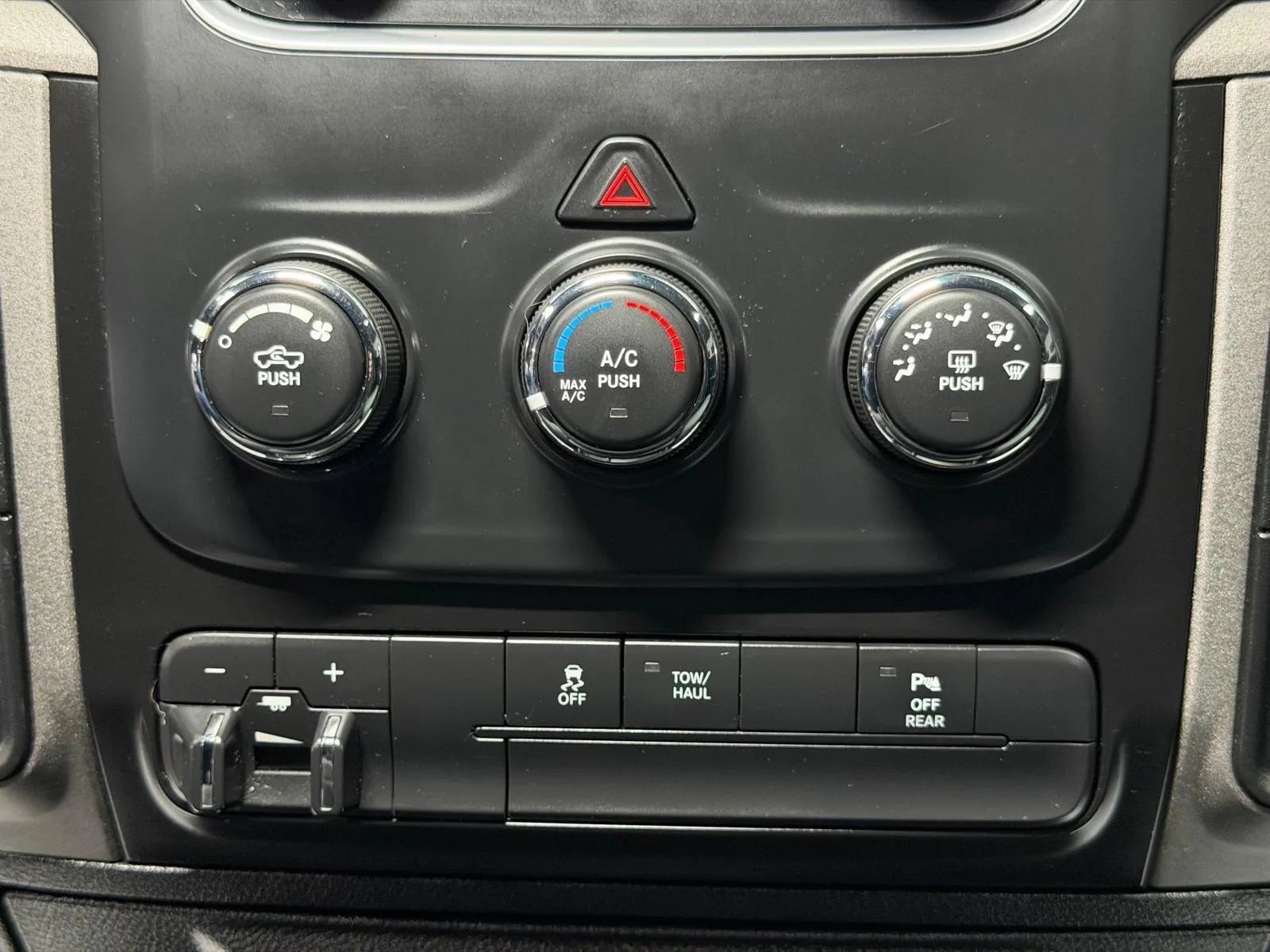 Used 2018 RAM 2500 Tradesman w/ Chrome Appearance Group RWD image 30