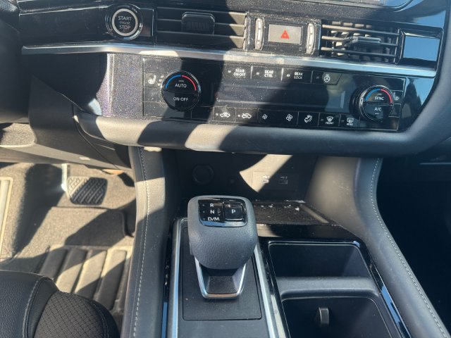 Used 2024 Nissan Pathfinder SL AWD/4WD image 9