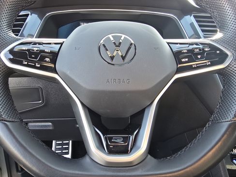 Used 2022 Volkswagen Tiguan SE R-Line image 21