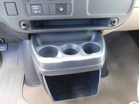 Used 2004 Chevrolet Express 3500 Extended Passenger RWD image 18