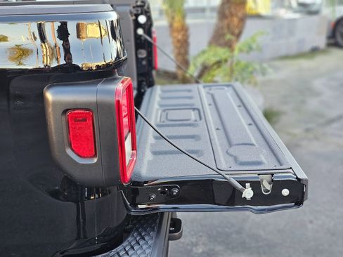 New 2026 Jeep Gladiator Sahara image 8
