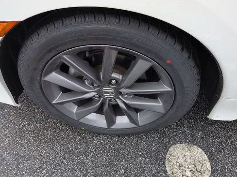 Used 2020 Honda Civic EX image 21