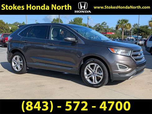 Used 2018 Ford Edge Titanium w/ Equipment Group 301A FWD image 2