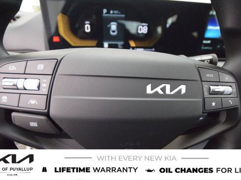 New 2025 Kia K4 LXS image 26