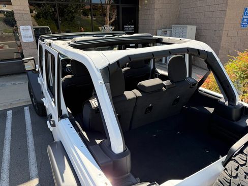 Used 2024 Jeep Wrangler Unlimited Rubicon 4xe image 55