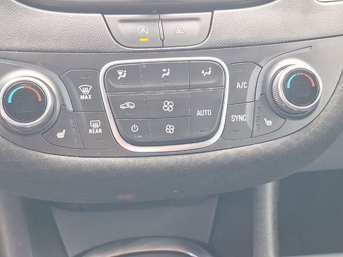 Used 2023 Chevrolet Malibu LT image 34