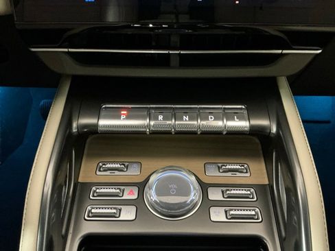 Used 2024 Lincoln Nautilus Reserve AWD/4WD image 12