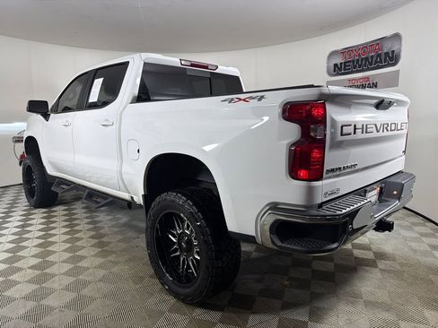 Used 2022 Chevrolet Silverado 1500 LT w/ Convenience Package II AWD/4WD image 5